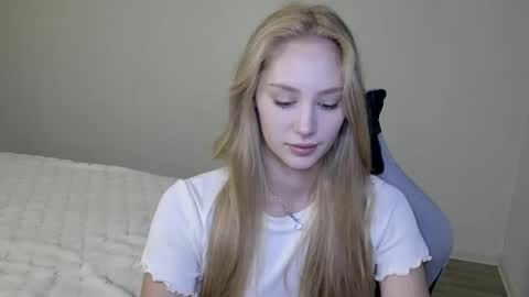 LaylaPretty001 online show from 12/05/25, 06:33