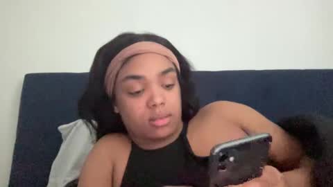 Snapshot of laylasimone97 chatting on 02/19/25, 07:05 Sexy SImone online show from 02/19/25, 07:05