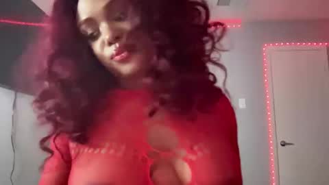 Snapshot of laylasimone97 chatting on 03/09/25, 04:38 Sexy SImone online show from 03/09/25, 04:38