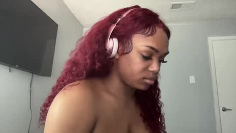 Snapshot of laylasimone97 chatting on 03/10/25, 03:52 Sexy SImone online show from 03/10/25, 03:52