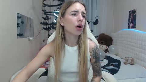 Snapshot of laymablast chatting on 10/13/25, 06:02 laymablast online show from 10/13/25, 06:02