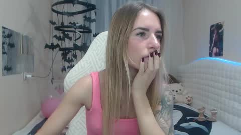 Snapshot of laymablast chatting on 10/26/25, 07:03 laymablast online show from 10/26/25, 07:03