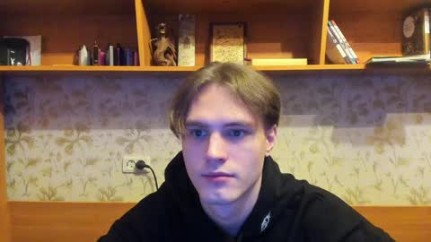 Snapshot of lazaret1k chatting on 12/13/24, 06:49 Vladi online show from 12/13/24, 06:49