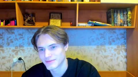 Snapshot of lazaret1k chatting on 01/17/25, 06:47 Vladi online show from 01/17/25, 06:47