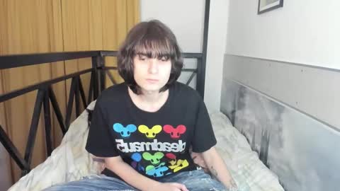 Snapshot of lazydarkknight chatting on 10/17/25, 10:56 Alex online show from 10/17/25, 10:56