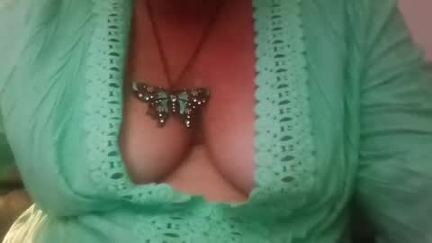 Snapshot of lcaliente chatting on 10/13/25, 11:10 lcaliente online show from 10/13/25, 11:10
