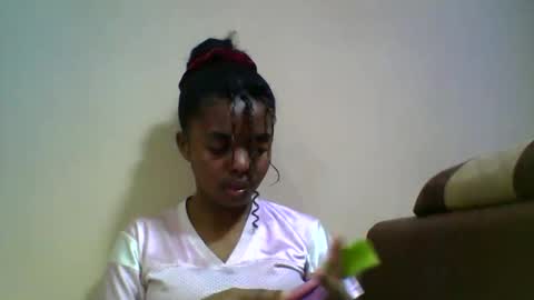 Snapshot of lea96546 chatting on 11/01/25, 05:04 lea96546 online show from 11/01/25, 05:04