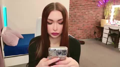 lea_loon online show from 10/24/25, 09:38