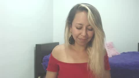 Snapshot of leah_susman chatting on 09/10/25, 03:39 leah_susman online show from 09/10/25, 03:39