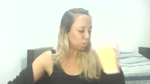 leah_susman online show from 11/01/25, 02:13