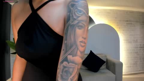 Snapshot of leahnovac chatting on 09/30/25, 11:04 leahnovac online show from 09/30/25, 11:04