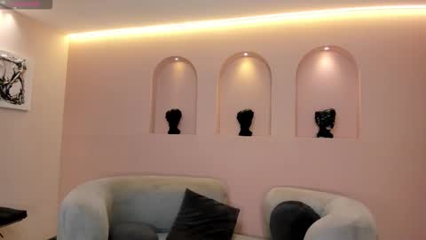 leahnovac online show from 11/01/25, 11:12