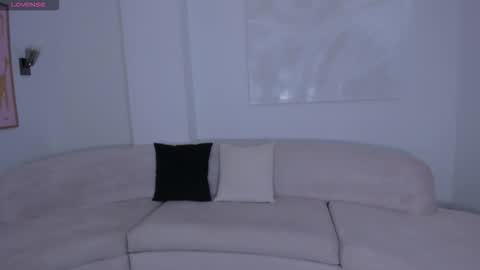 leahnovac online show from 11/10/25, 11:09