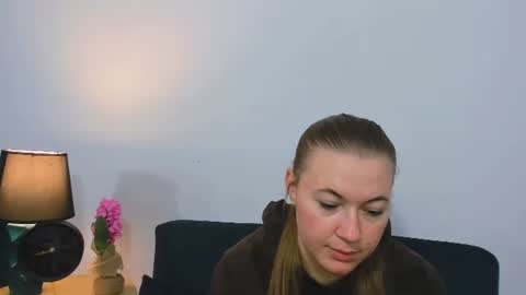 Lea online show from 10/14/25, 03:13