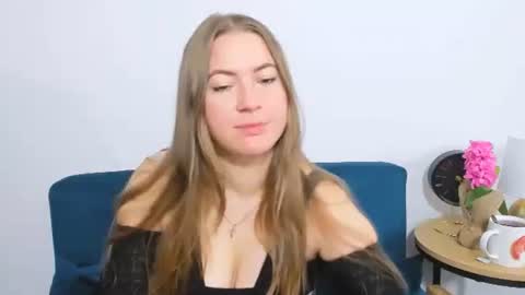 Lea online show from 11/10/25, 07:07