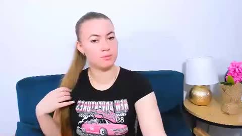 Lea online show from 11/16/25, 06:41