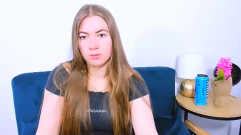 Lea online show from 11/17/25, 07:36