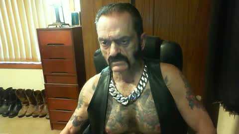 leathergreaser online show from 01/02/25, 07:51