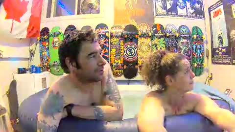 Snapshot of leatherluvefuck chatting on 11/12/25, 03:18 kinky dirty fuck online show from 11/12/25, 03:18