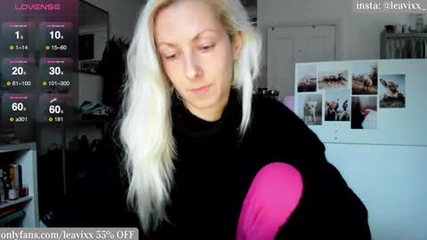 LeaVixx online show from 12/10/24, 03:22