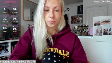 LeaVixx online show from 12/11/24, 11:41