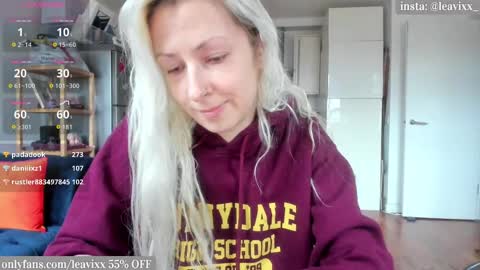 LeaVixx online show from 10/26/25, 03:29