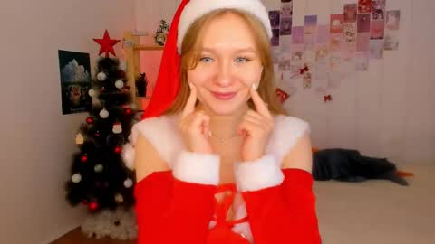 Snapshot of leazy_peasy chatting on 12/26/24, 07:24 Ellie online show from 12/26/24, 07:24