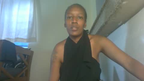 Snapshot of lee_cammie chatting on 10/18/25, 10:49 Lee cammie online show from 10/18/25, 10:49