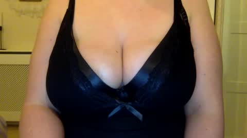 Snapshot of leelamae chatting on 01/21/25, 08:43 Leela Mae online show from 01/21/25, 08:43