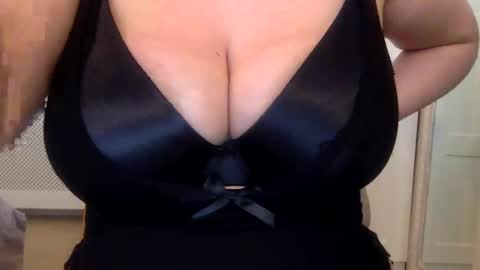 Snapshot of leelamae chatting on 01/22/25, 03:07 Leela Mae online show from 01/22/25, 03:07