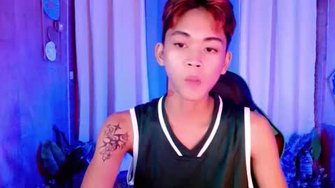 leemoreno18 online show from 11/02/25, 11:34