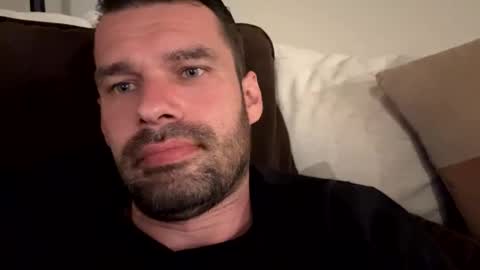 Snapshot of leexxx_69 chatting on 10/25/25, 02:19 leexxx_69 online show from 10/25/25, 02:19