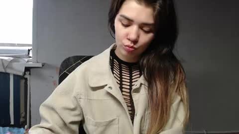 Liya online show from 11/10/25, 08:13