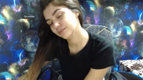 Liya online show from 11/12/25, 07:03