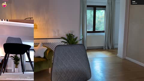 Snapshot of legswattitude chatting on 10/18/25, 12:50 Elle online show from 10/18/25, 12:50