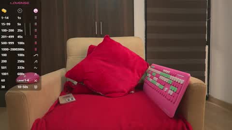 Leah online show from 10/30/25, 07:14