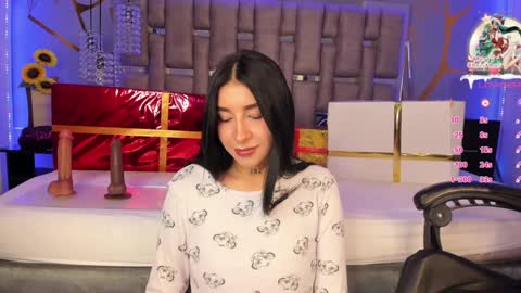 Snapshot of leiawong chatting on 12/23/24, 05:06 Leia online show from 12/23/24, 05:06