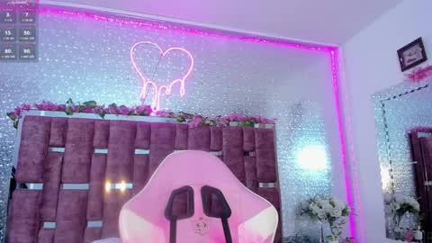 Snapshot of leiawong chatting on 01/07/25, 03:03 Leia online show from 01/07/25, 03:03