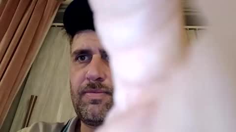 Snapshot of leightimmins001 chatting on 11/29/25, 08:12 leightimmins001 online show from 11/29/25, 08:12