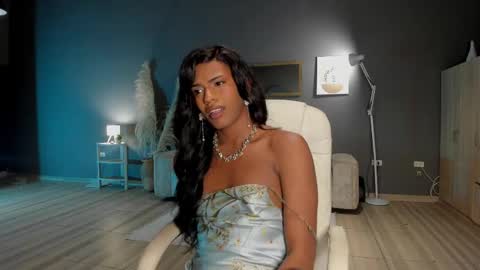 Snapshot of leila4ever chatting on 10/02/25, 01:01 Leila     online show from 10/02/25, 01:01