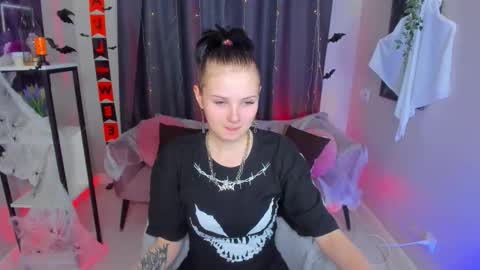 Leila online show from 10/24/25, 11:50