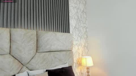 leilapons online show from 10/18/25, 07:03