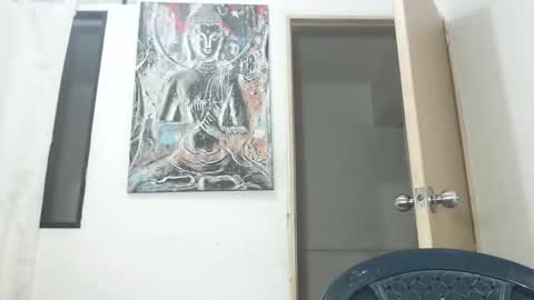 leily online show from 10/23/25, 07:34