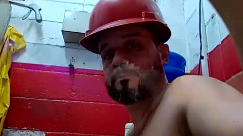 Snapshot of lelefiel chatting on 01/25/25, 02:58 Pequeno Urso online show from 01/25/25, 02:58