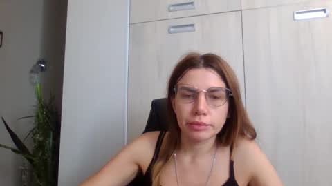 Snapshot of lena6122000 chatting on 09/11/25, 10:26 lena6122000 online show from 09/11/25, 10:26
