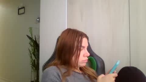 Snapshot of lena6122000 chatting on 09/30/25, 10:09 lena6122000 online show from 09/30/25, 10:09