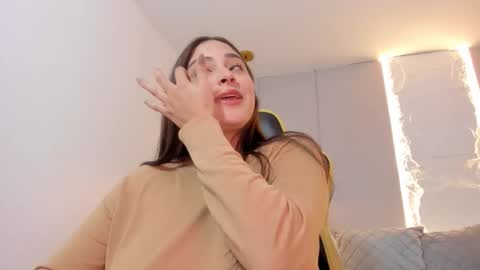 Snapshot of lena_jhons chatting on 11/27/25, 07:49 lena_jhons online show from 11/27/25, 07:49