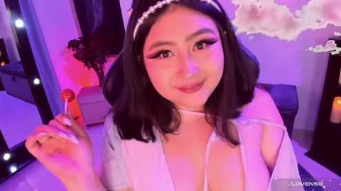 Lenna Kang online show from 01/03/25, 12:11