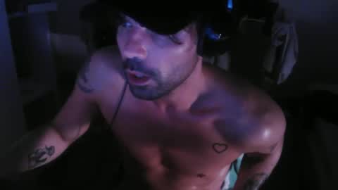 Snapshot of leo1991lol chatting on 12/22/24, 02:39 leo1991lol online show from 12/22/24, 02:39