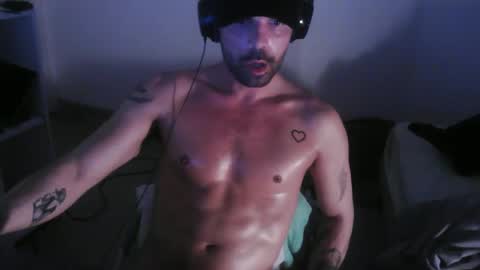 Snapshot of leo1991lol chatting on 01/07/25, 01:38 leo1991lol online show from 01/07/25, 01:38